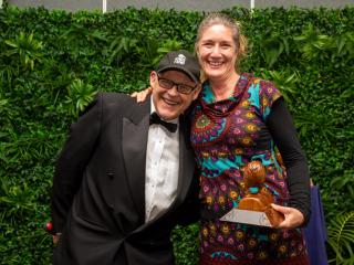 Bridget Palmer with Kiwis for kiwi trustee Ruud Kleinpaste at the 2019 Kiwi Awards. Image: Supplied.
