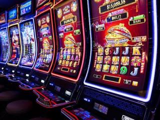 18 Gaming Machines in Air Con Comfort