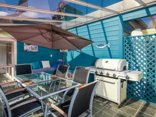 Private BBQ & Deck Private BBQ & Deck