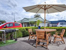 Outdoor Seating & BBQ