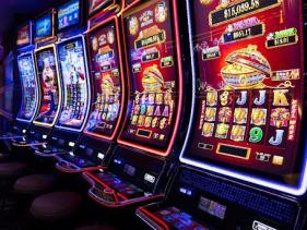 18 Gaming Machines in Air Con Comfort