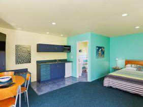 Unit 2, 142 The Ocean